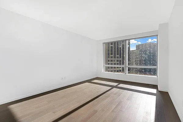 Rented by Buttermilk Brokerage LLC | media 18