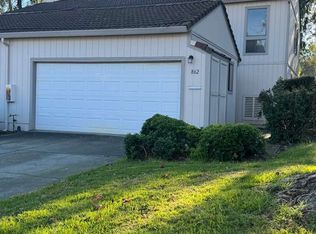 862 Valley Run, Hercules, CA 94547