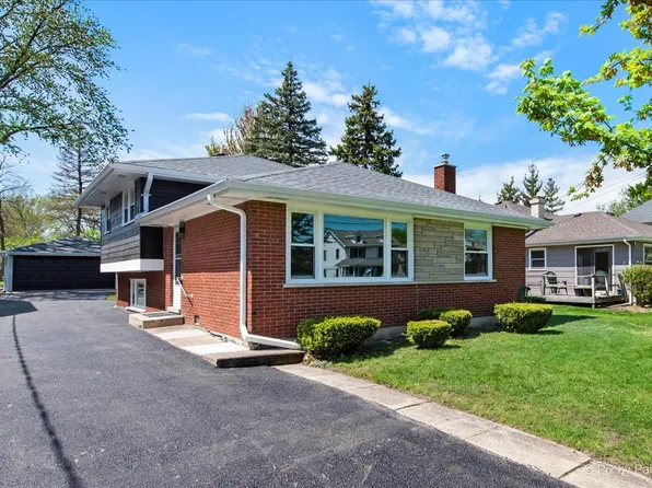 4430 Roslyn Rd, Downers Grove, IL 60515