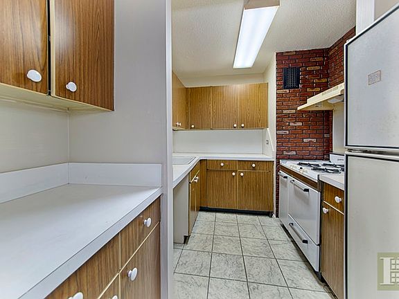 3rd image of 80 Gold St #8C