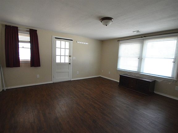 2nd image of 711.5 2nd St W
