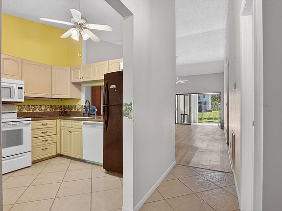 5th image of 3210 S Carambola Cir Circle S