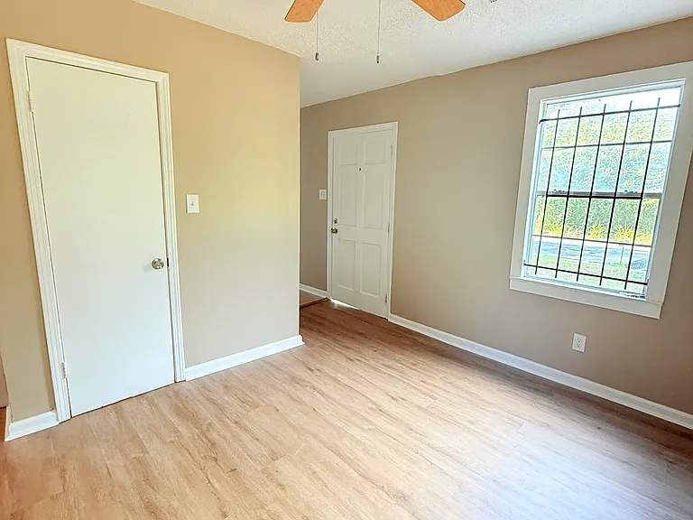 931 Calvin Rd — Photo 6