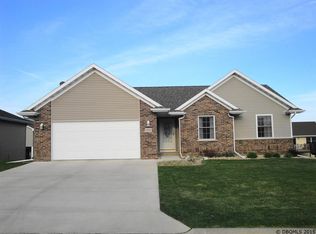 258 Bryn Dr, Peosta, IA 52068