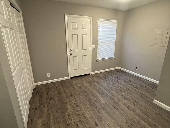 5th image of 433 Dennis Dr #433
