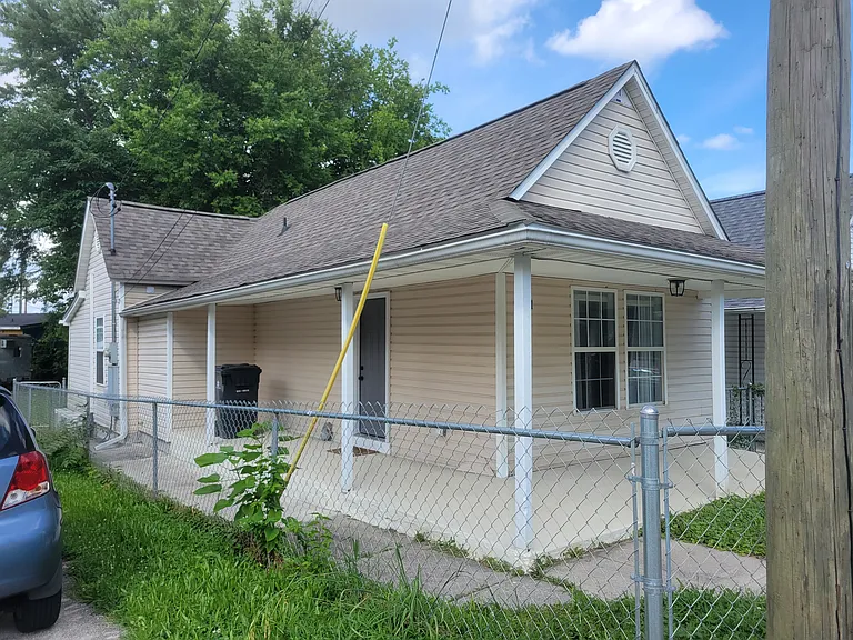 1231 Callaway St — Photo 1