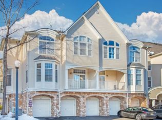 404 Turlington Ct, Livingston, NJ 07039