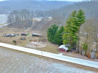 2771 S River Rd, Stockport, OH 43787