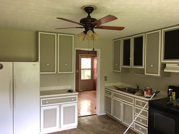 3rd image of 4514 Moraine Ave