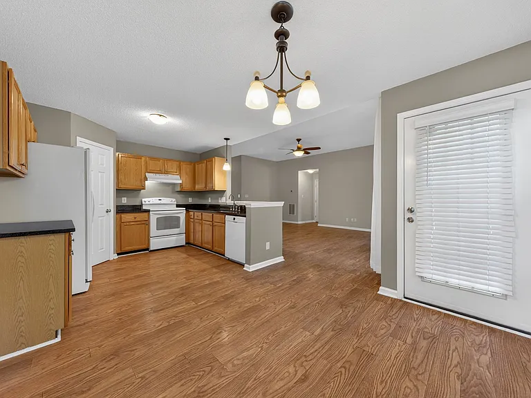 6804 Broome Bay Ct — Photo 24
