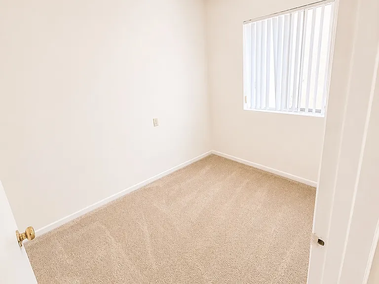 365 Cliff Dr #6 — Photo 4