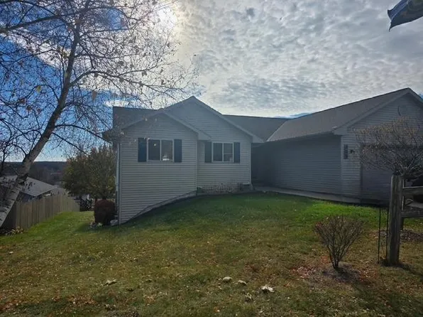 955 Shepherds Drive, West Bend, WI 53090
