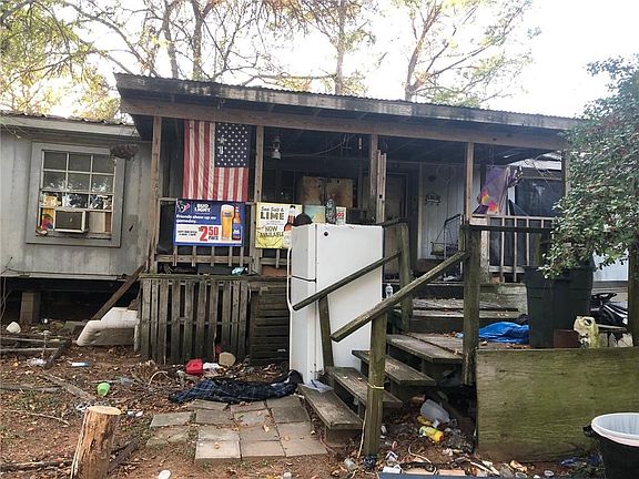 3rd image of 114 Plum St