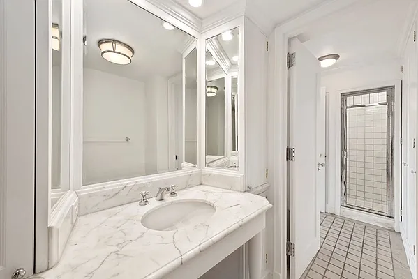 Rented by essential NEW YORK Real Estate | media 83