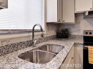 127 Patrick Henry Dr, Williamsburg, VA 23185