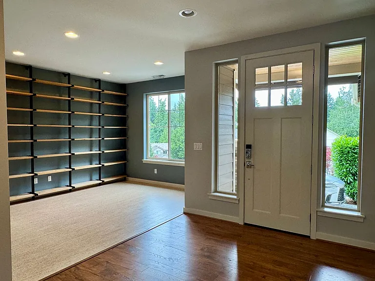 5726 Solana Ln NE — Photo 3