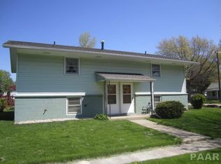 209 E Ann St #B, Roanoke, IL