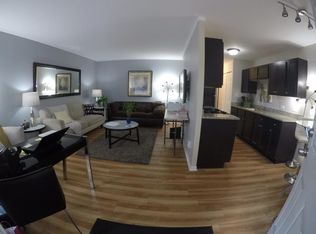 25 N Main St APT 2G, Glen Ellyn, IL 60137