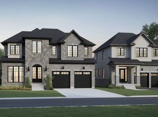 1348 Hollyrood Ave, Mississauga, ON L5G3J4