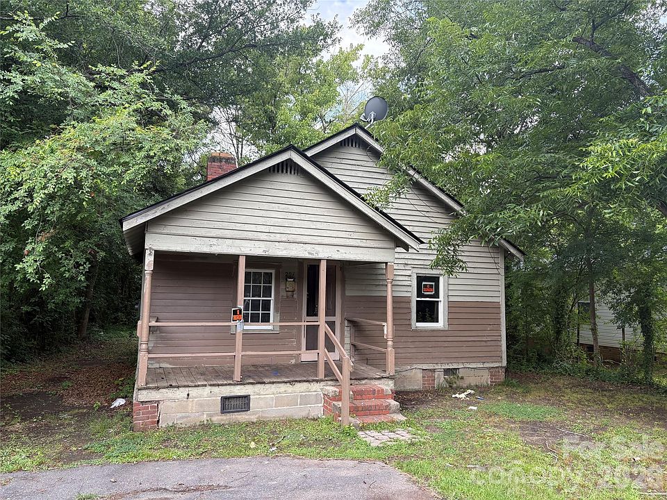1st image of 207 Maple St
