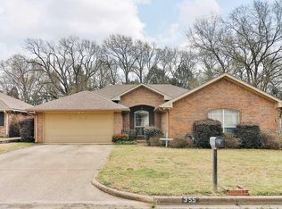 355 River Oaks Ln, Canton, TX 75103
