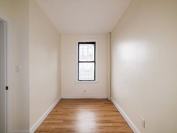 3rd image of 308 S 3rd St Unit 34