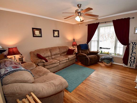 3rd image of 104 Jeremiah Ct
