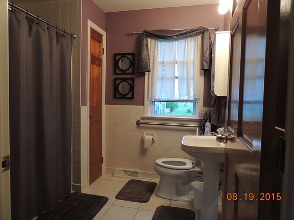 1ST FLOOR BATH