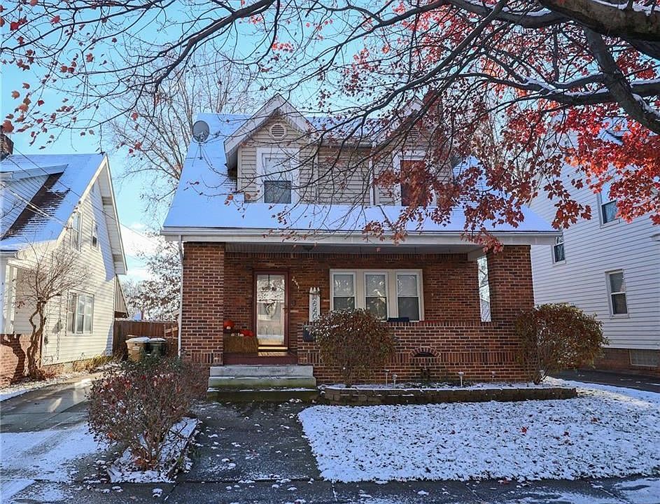 1st image of 2441 4th St
