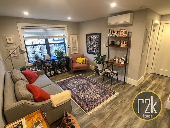 2nd image of 2166 28th St #3