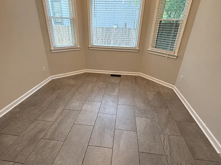 233 Conrad Cir — Photo 11