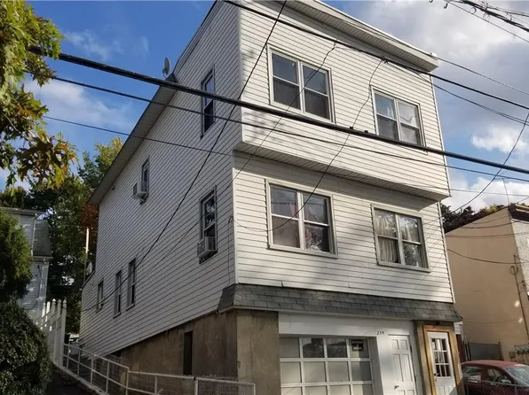 239 N Macquesten Parkway, Mount Vernon, NY 10550