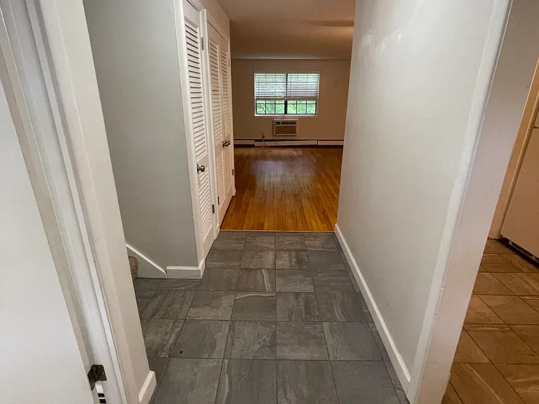 109 Sycamore Ln #B — Photo 2
