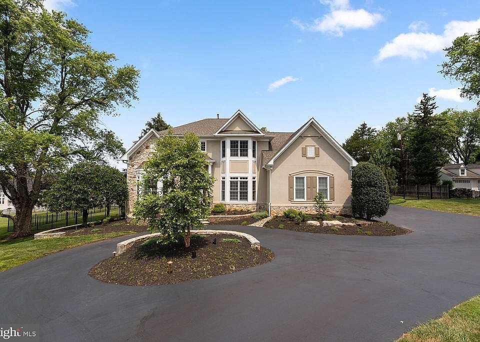 1st image of 13501 Cavanaugh Dr