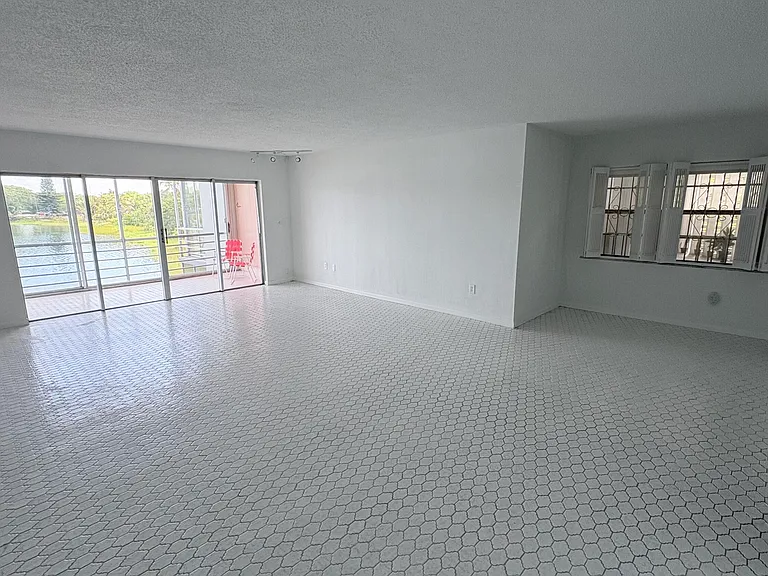 879 NE 195th St #227 — Photo 17