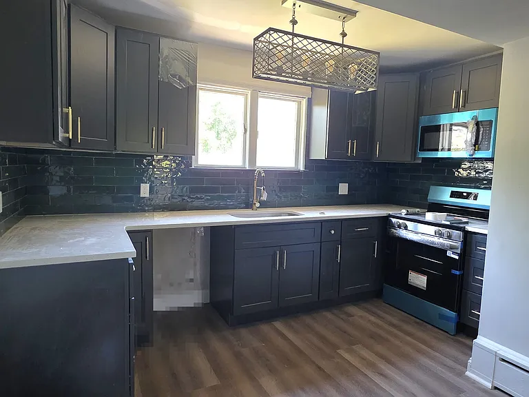 701 Pine St — Photo 1