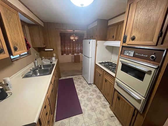 3rd image of 3901 Lake Rd Spc 230