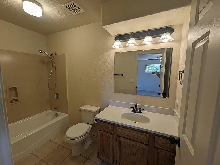 211 N Heritage Ln — Photo 15