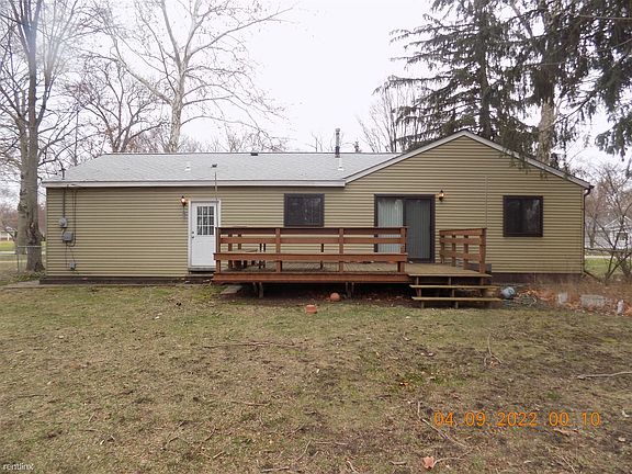 3rd image of 33731 Kirby St