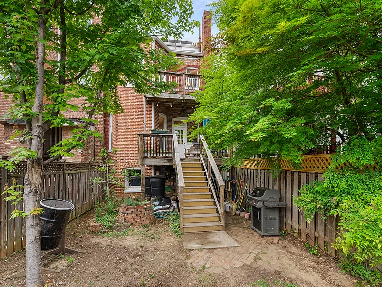 1722 Kilbourne Pl NW — Photo 23