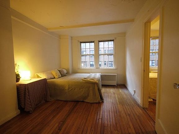2nd image of 304 E 41st St APT 707A