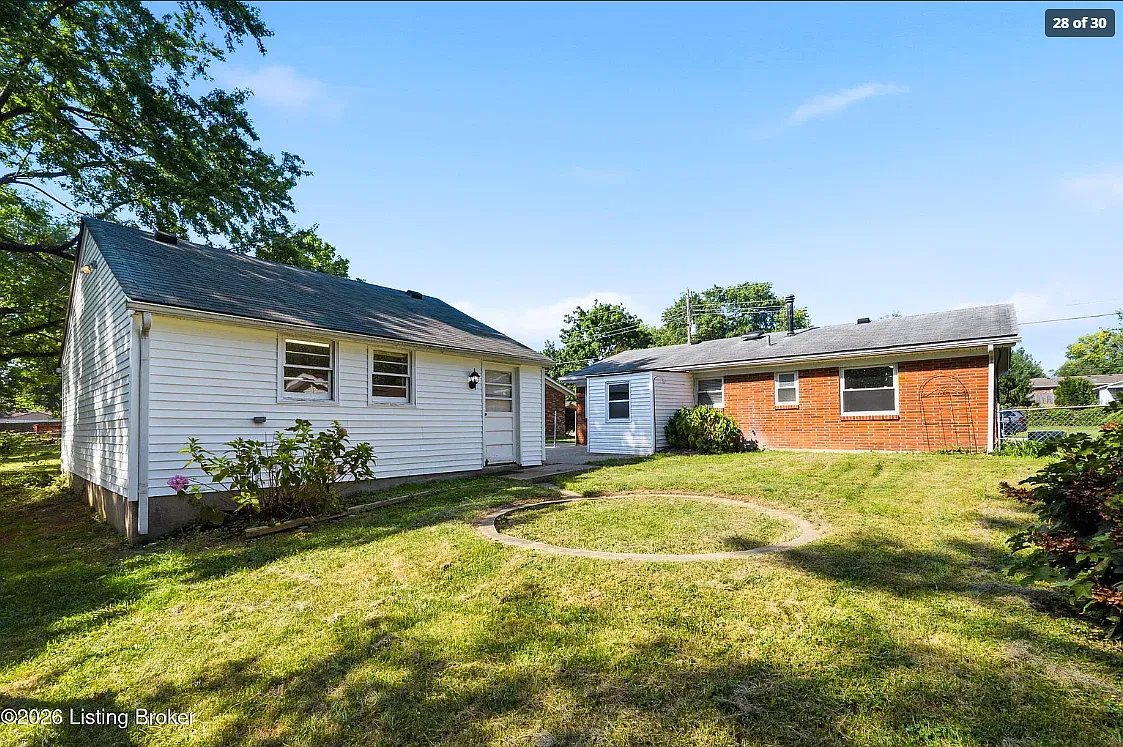 3 bed, 942 sqft, $1,680 — Photo 4