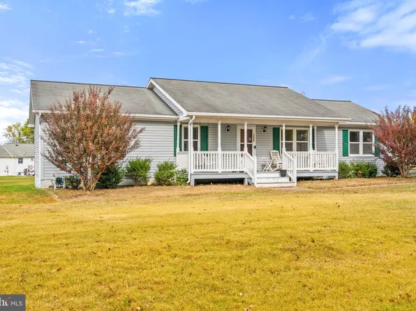 7058 Helm Dr, Remington, VA 22734