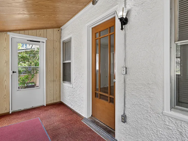 723 W Court St — Photo 11