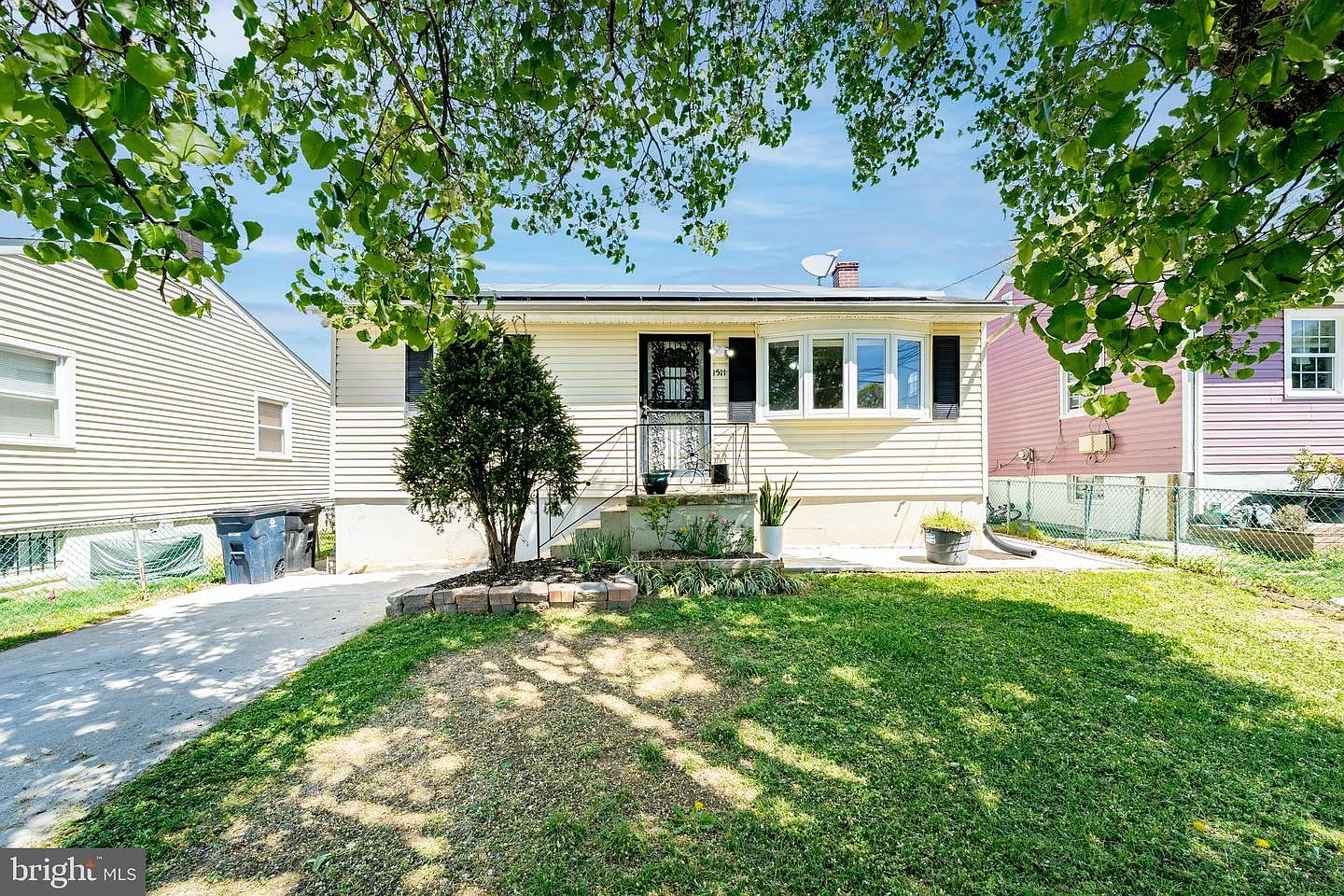 1511 Warren Ave photo 1