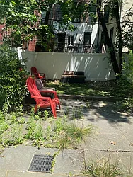 Rented by R New York