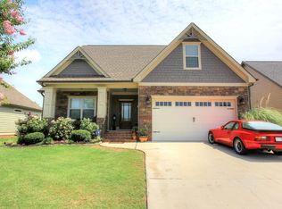 8557 Seven Lakes Dr, Ooltewah, TN 37363