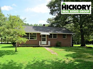 1380 17th Ave NE, Hickory, NC 28601