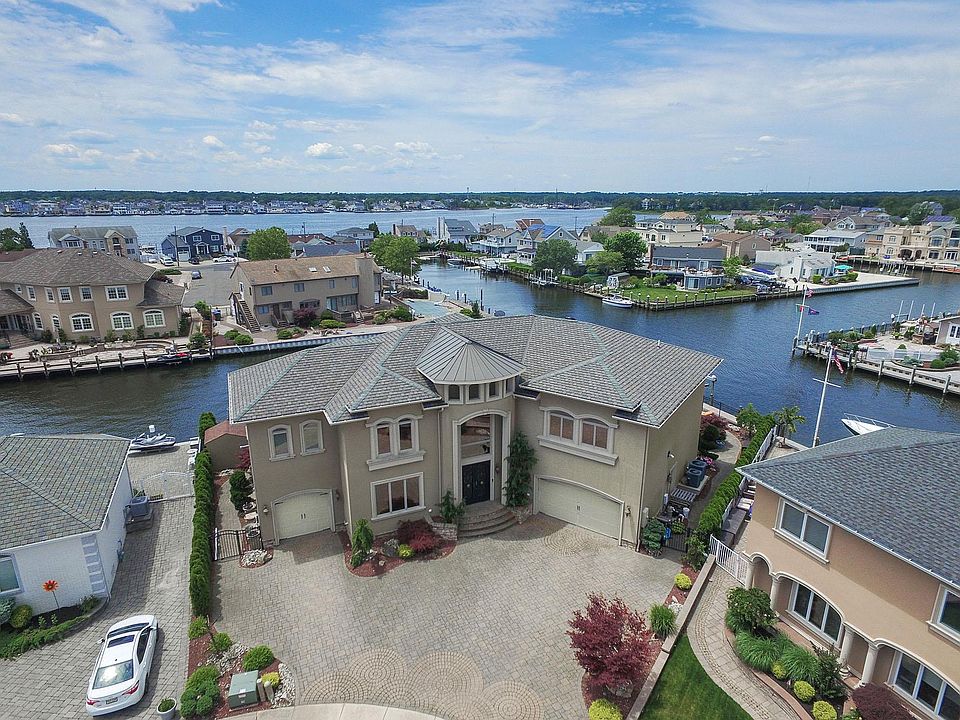 1st image of 44 Windjammer Ct