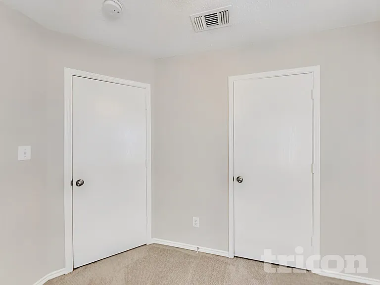 813 Indigo Ter — Photo 10
